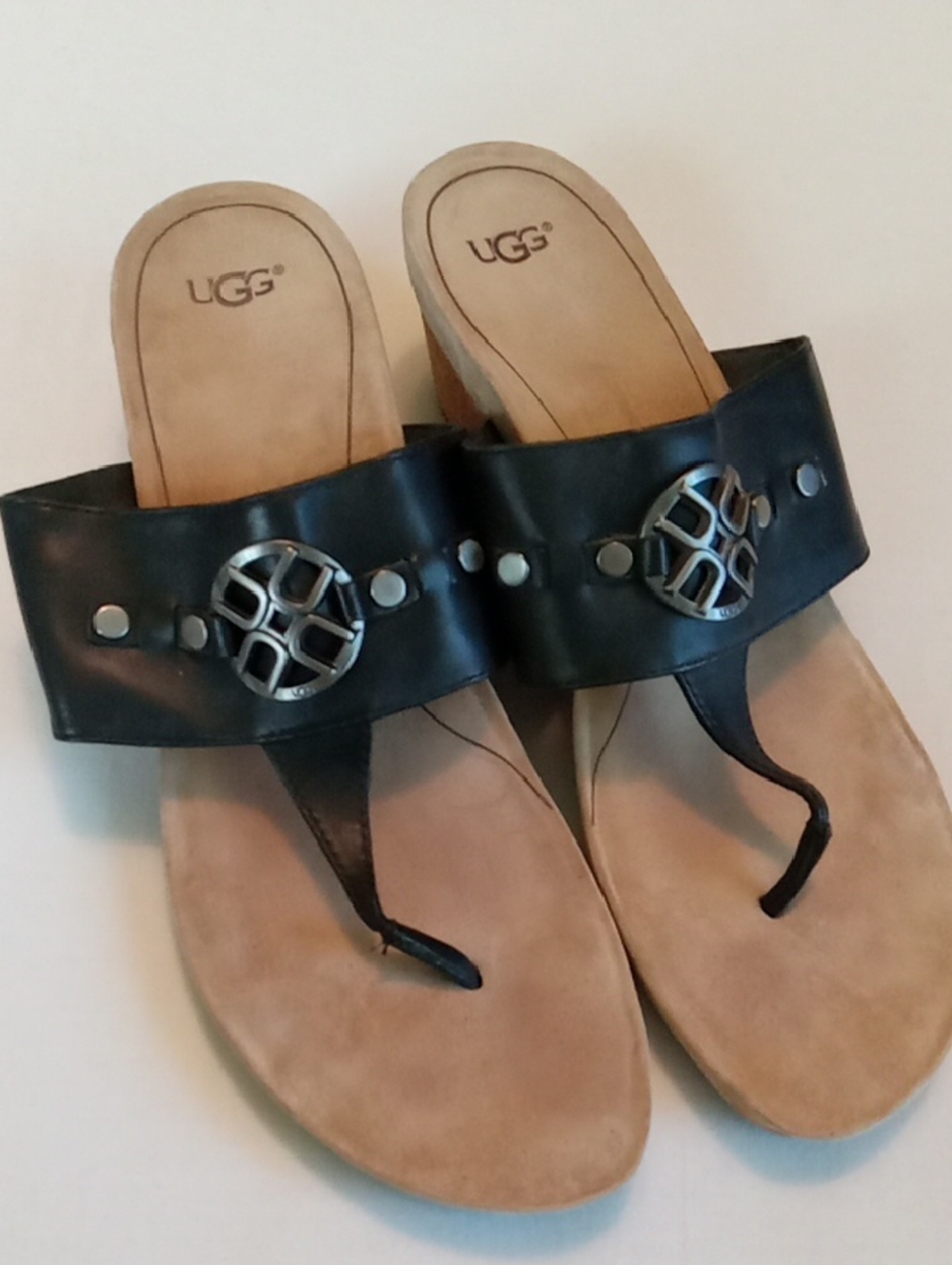 UGG